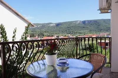 Pogled na planine ili pogled na planine iz apartmana