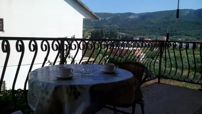 Pogled na planine ili pogled na planine iz apartmana