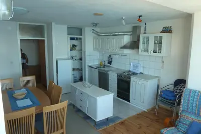 Kuhinja ili čajna kuhinja u objektu Apartments by the sea Omis - 15485