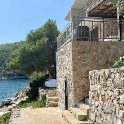 Seaside secluded apartments Cove Lucica