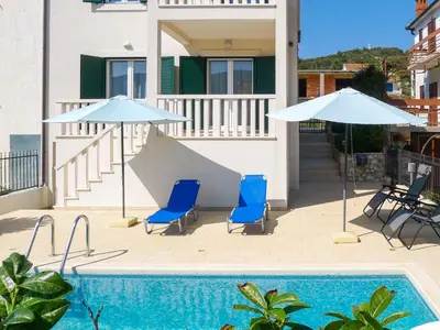 Bazen u objektu Holiday Home Villa Zlatan by Interhome ili u blizini