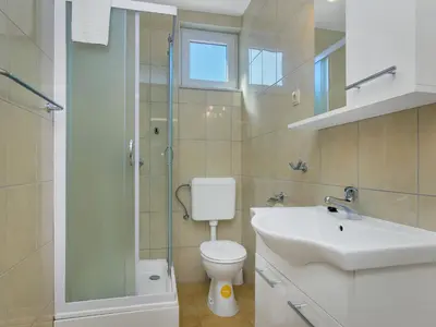 Kupaonica u objektu Apartment Cico-9 by Interhome