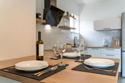 Kuhinja ili čajna kuhinja u objektu Apartments Siesta