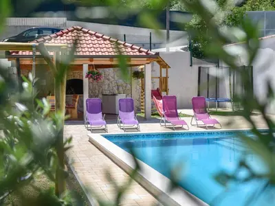 Bazen u objektu Villa Petar ili u blizini