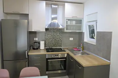 Kuhinja ili čajna kuhinja u objektu Apartmani Lucia