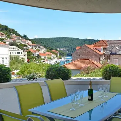 Apartments Mladinić