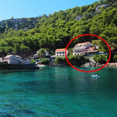 Apartments by the sea Cove Vela Stiniva