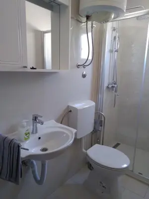 Kupaonica u objektu Apartmani Blazevic
