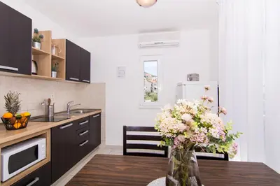 Kuhinja ili čajna kuhinja u objektu Apartments Rici