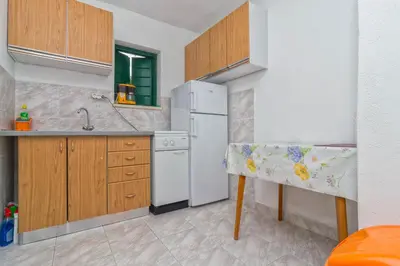 Kuhinja ili čajna kuhinja u objektu Vacation House, PARKING INCLUDED, Lovrecina