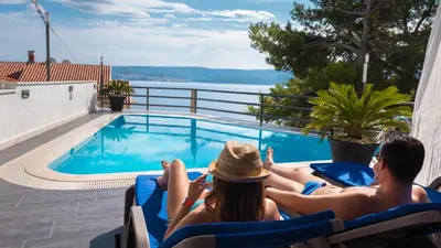 Bazen u objektu Villa Marina ili u blizini