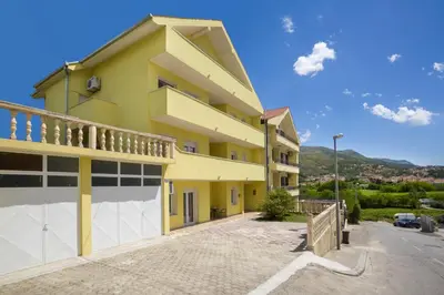 Pogled na planine ili pogled na planine iz apartmana