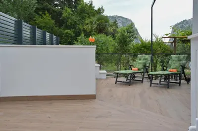 Pogled na planine ili pogled na planine iz vikendica