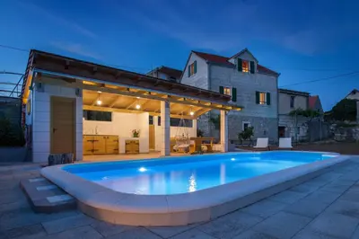 Bazen u objektu Holiday Village Home Kamenica ili u blizini
