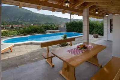 Bazen u objektu Holiday Village Home Kamenica ili u blizini