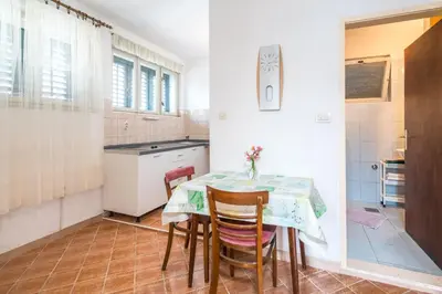 Kuhinja ili čajna kuhinja u objektu Sunny Days ''Sara'' - ZF Hvar