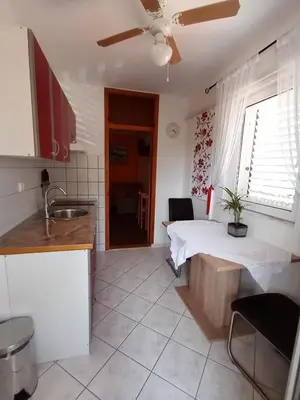 Kuhinja ili čajna kuhinja u objektu Apartments Ivanković
