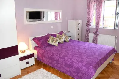 Krevet ili kreveti u jedinici u objektu Apartments with parking space Makarska - 9696