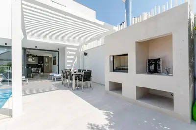 Bazen u objektu Villa Vitae & Villa Pax ili u blizini