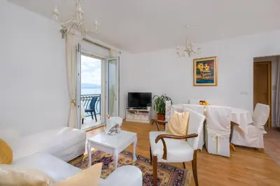 TV i/ili zabavni centar u objektu Apartments Santo