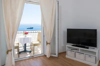 TV i/ili zabavni centar u objektu Apartments Santo