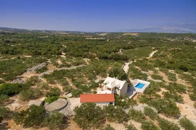 Bazen u objektu Villa Dubrava - Heated Pool & Olive Grove Retreat I Brač Island ili u blizini