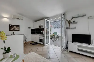 Kuhinja ili čajna kuhinja u objektu Apartmani Luna