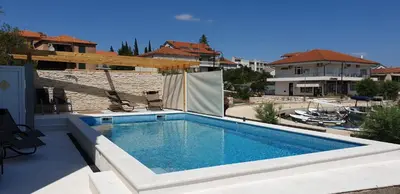 Bazen u objektu Pascal Villa 7 nights 1 free ili u blizini