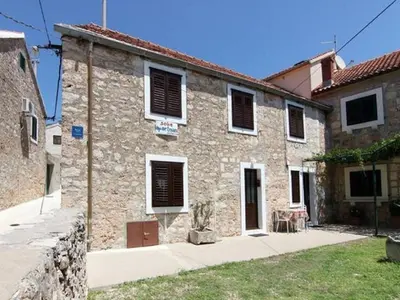 Zgrada u kojoj se nalazi apartman