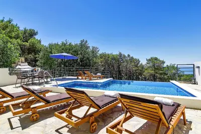 Bazen u objektu Holiday home Sergio ili u blizini