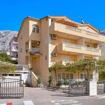 Apartments Ivica