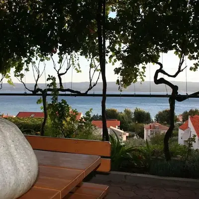 Apartment in Duce with sea view