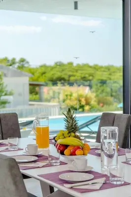 Bazen u objektu Luxury Villa Vitae ili u blizini