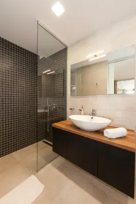 Kupaonica u objektu Apartment in Brela with sea view, balcony, air conditioning, Wi-Fi (3524-7)