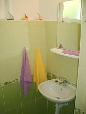 Kupaonica u objektu Apartment in Omiš with sea view, balcony, air conditioning, Wi-Fi (161-4)