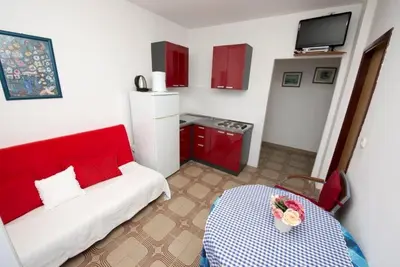 Kuhinja ili čajna kuhinja u objektu Apartment in Duce with sea view, terrace, air conditioning, Wi-Fi (132-9)