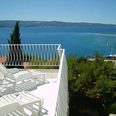 Apartment in Omiš with sea view