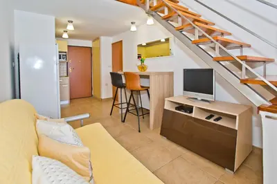 TV i/ili zabavni centar u objektu Luxury Bellavista Amazing sea Holidays with Private Beach & Parking
