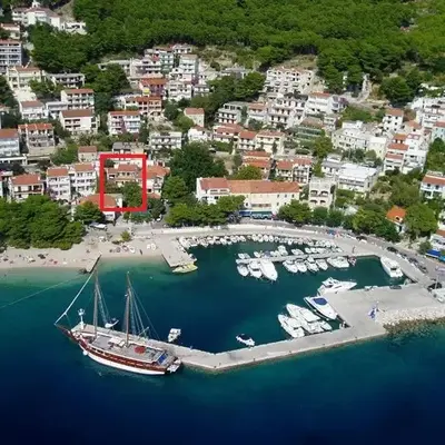 Beach apartment in the center of Brela