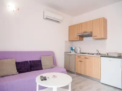 Kuhinja ili čajna kuhinja u objektu Apartments Dirk