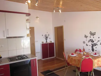 Kuhinja ili čajna kuhinja u objektu APARTMANI KREŠIĆ 1 HVAR