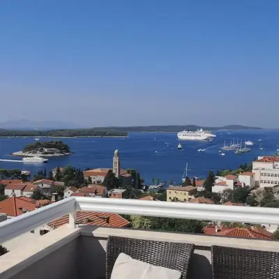 APARTMANI KREŠIĆ 1 HVAR
