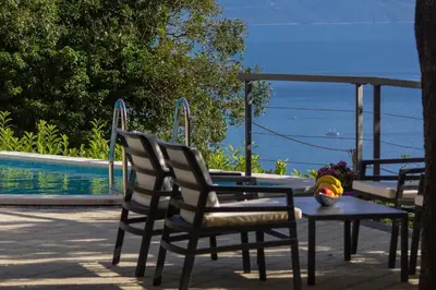 Bazen u objektu Holiday home Bastion ili u blizini