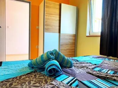 Krevet ili kreveti u jedinici u objektu Modern Red & Blue Apartment