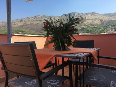 Pogled na planine ili pogled na planine iz apartmana