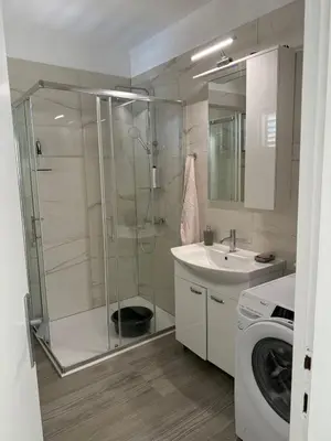 Kupaonica u objektu Apartments with a swimming pool Mali Rat (Omis) - 9698