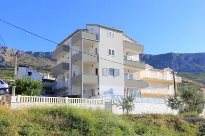 Pogled na planine ili pogled na planine iz apartmana