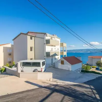 Apartments with a swimming pool Mali Rat (Omis) - 9698