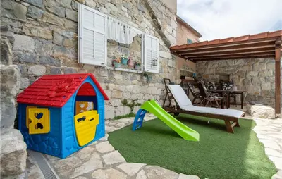 Dječje igralište u objektu Gorgeous Home In Srinjine