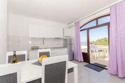 Kuhinja ili čajna kuhinja u objektu Apartments Drazen